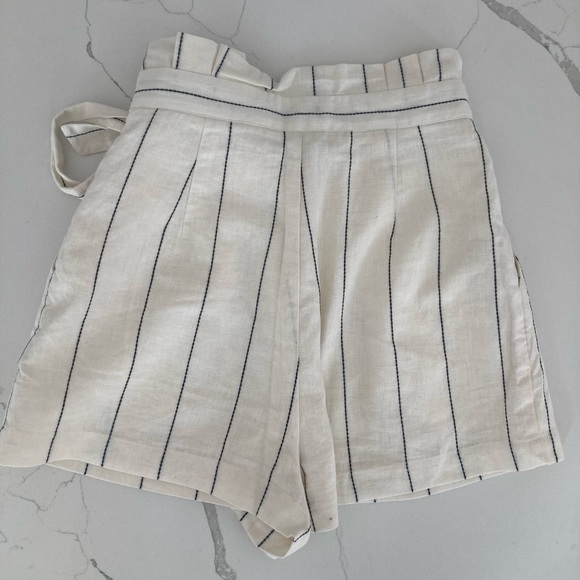 🔥SOLD🔥 Cute summer tie shorts - Picture 2 of 3